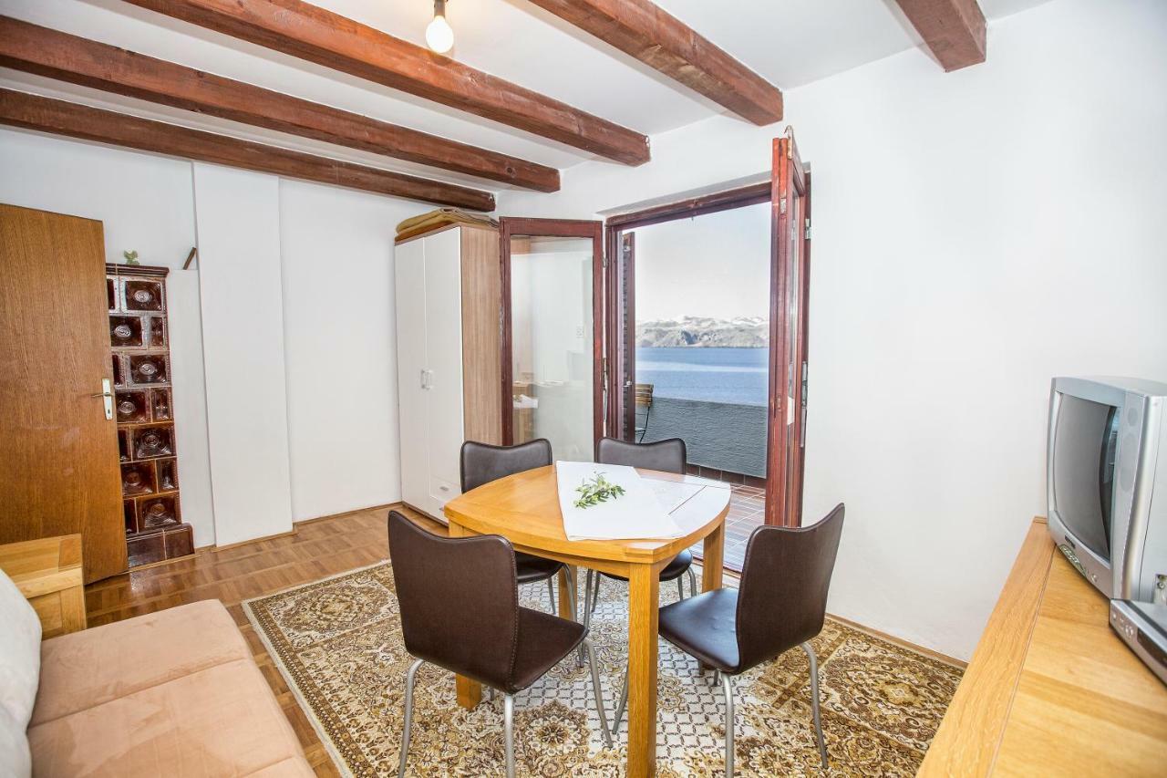 Ferienwohnung Penthouse Karlobag Exterior foto