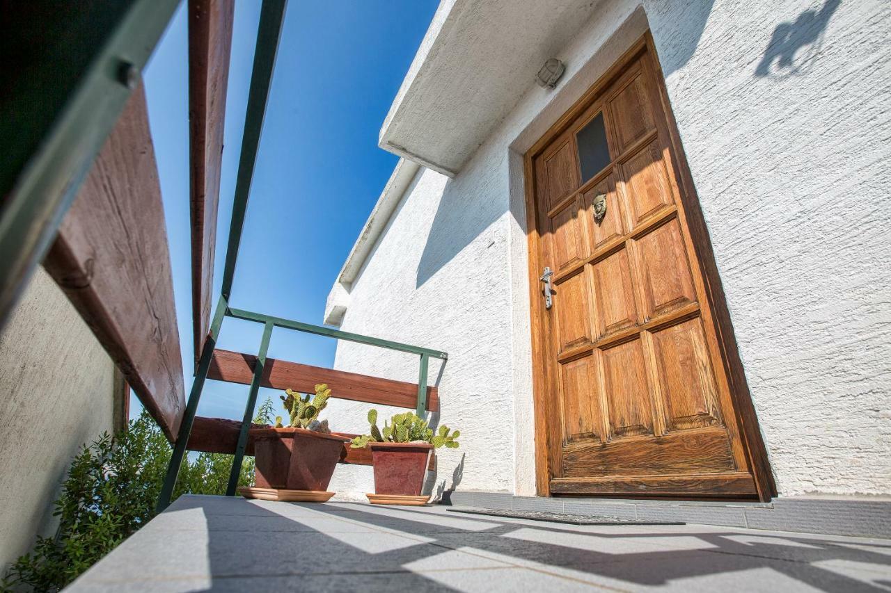 Ferienwohnung Penthouse Karlobag Exterior foto