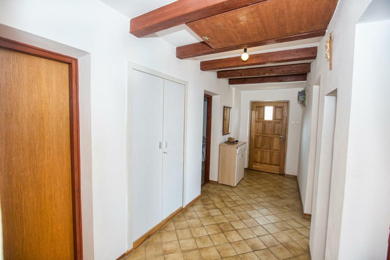 Ferienwohnung Penthouse Karlobag Exterior foto